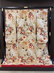 クリーム菊花熨斗目