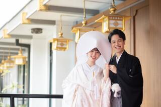 洋髪スタイルに綿帽子