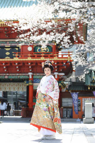 お鬘（角隠し・綿帽子）