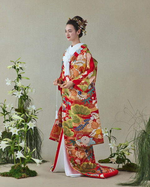 紅葉彩る秋！【着たいを叶える】白無垢・色打掛どっちも着られる和装3点プラン