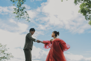 真夏の新緑の中　空と緑に包まれて