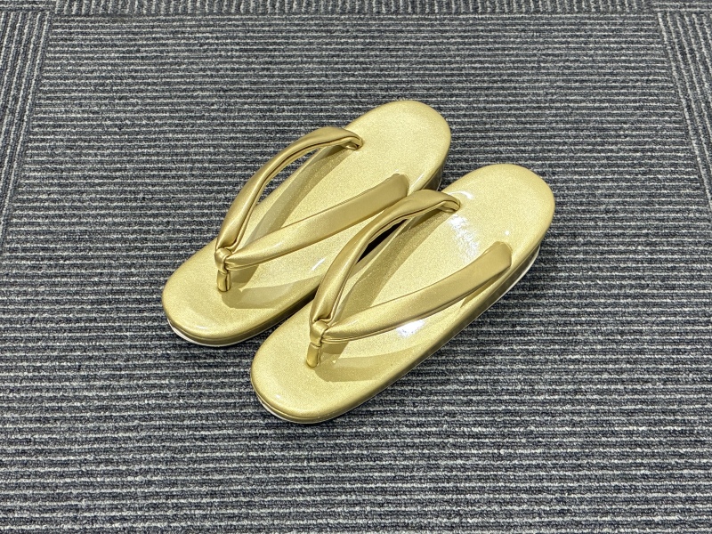 新婦草履（金）
