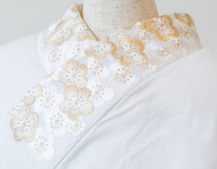 刺繍襟　（金）