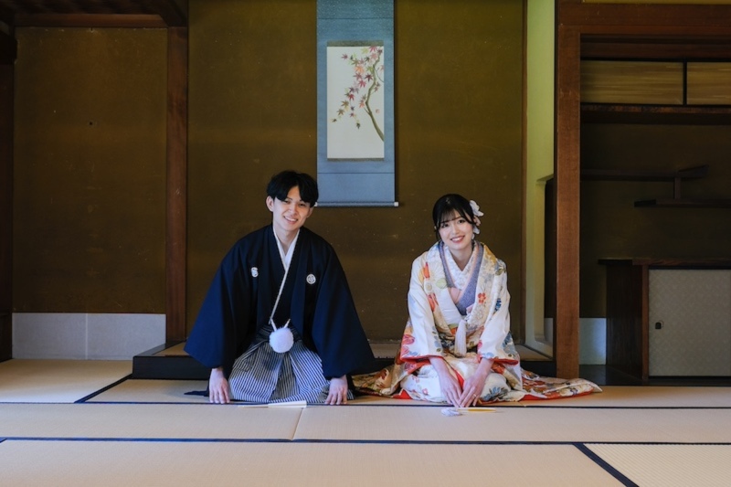 和装の定番！正座ショット