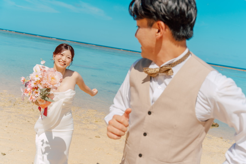 開放感いっぱい！青い世界でお二人らしさがはじける