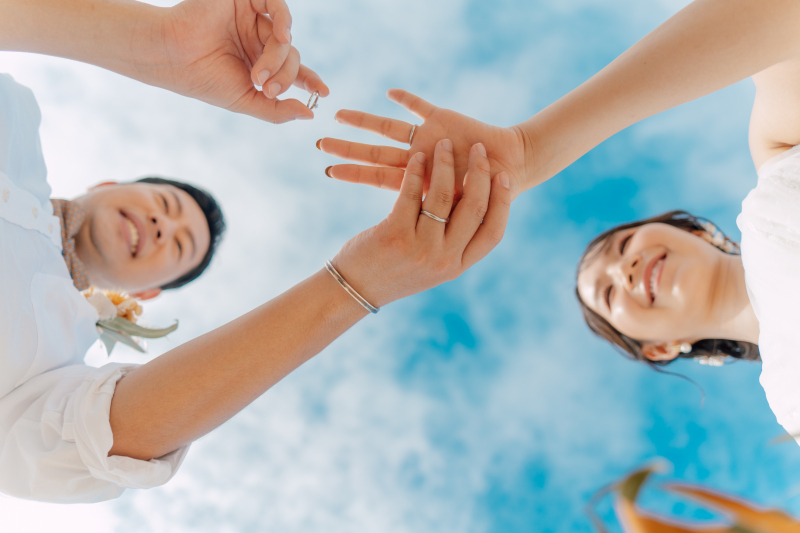 澄み渡る空に映える♪輝くリングと約束の証