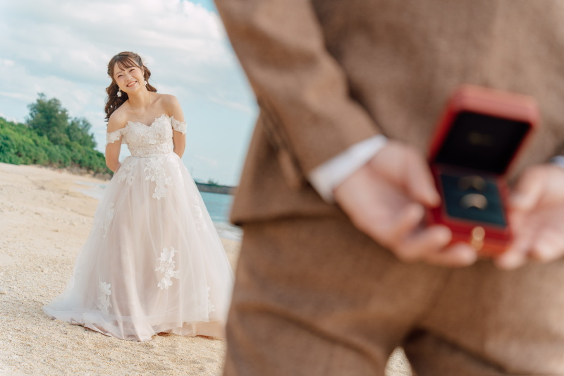 なに持ってるのかなぁ〜?