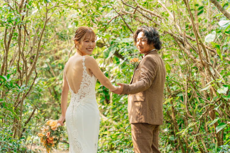 振り返る笑顔がとってもキュート♡