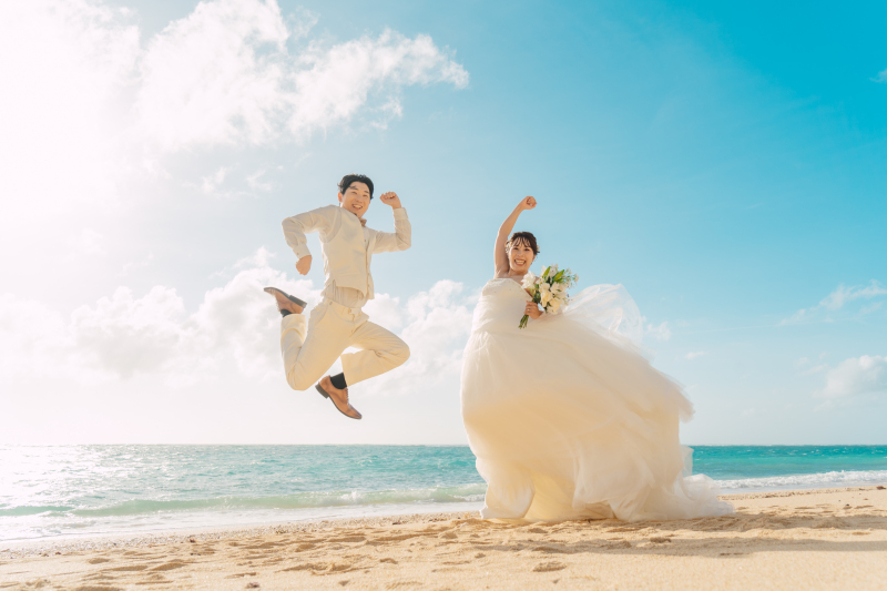 喜びを爆発させて大ジャンプ！