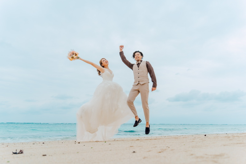 笑顔でジャンプ！幸せの結び♡