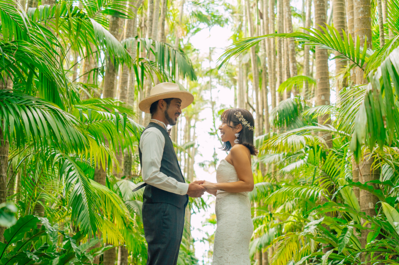 この価格は11月お申込まで!南国ムードたっぷり!東南植物楽園+ビーチ撮影【緑豊かな楽園で愛の瞬間を写真に残す】東南植物楽園プラン