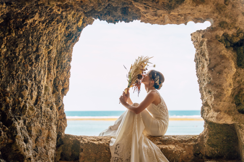 ソロウエディングプラン|ドレス・ヘアメイク付き!さらに追加ドレス or ドローン写真が選べる特別オプション付きビーチ撮影プラン♡