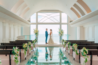 この価格は11月お申込まで!天空のチャペルで二人だけのセレモニーフォト【チャペルとビーチどっちも撮れる！】チャペル&ビーチプラン