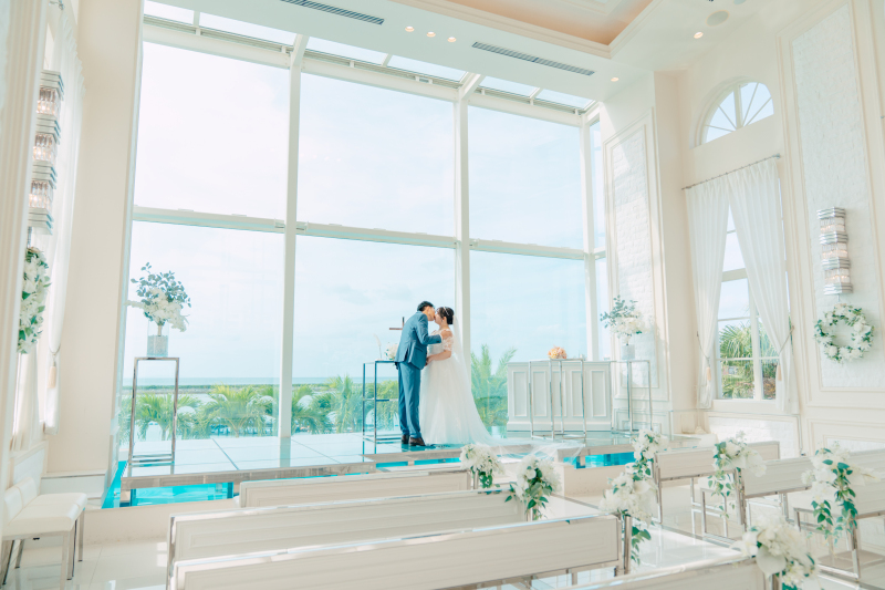 天空のチャペルで二人だけのセレモニーフォト【チャペルとビーチどっちも撮れる！】チャペル&ビーチプラン