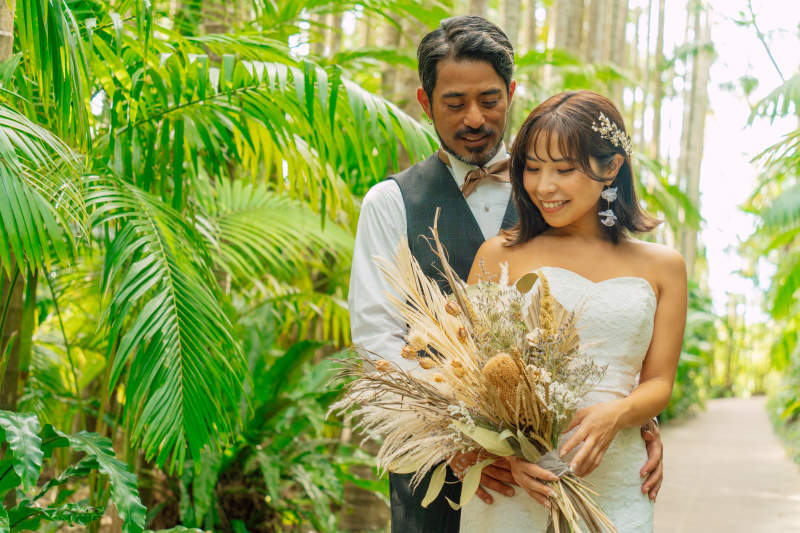 この価格は11月お申込まで!南国ムードたっぷり!東南植物楽園+ビーチ撮影【緑豊かな楽園で愛の瞬間を写真に残す】東南植物楽園プラン