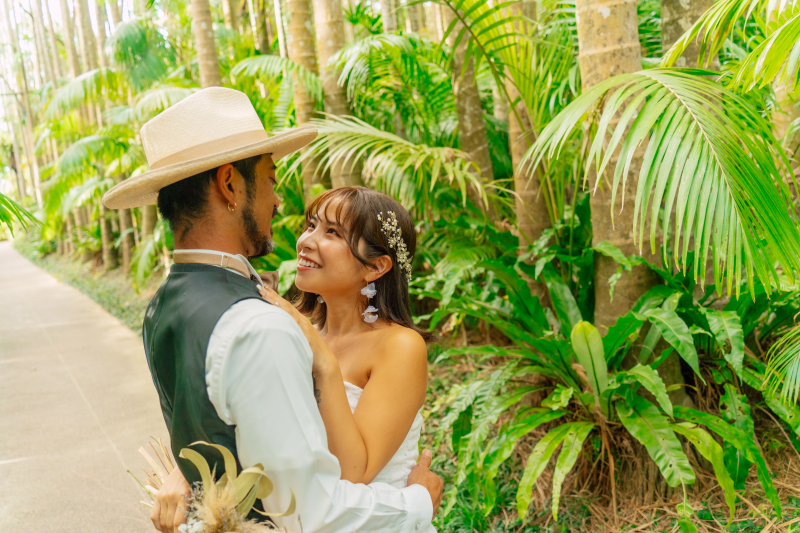 この価格は11月お申込まで!南国ムードたっぷり!東南植物楽園+ビーチ撮影【緑豊かな楽園で愛の瞬間を写真に残す】東南植物楽園プラン