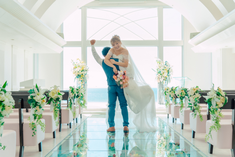 この価格は11月お申込まで!天空のチャペルで二人だけのセレモニーフォト【チャペルとビーチどっちも撮れる!】チャペル&ビーチプラン