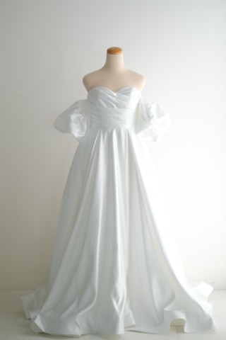 ホワイトAラインドレス