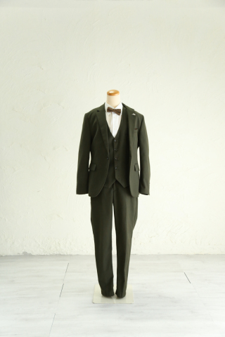 カーキタキシード