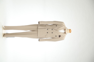 ベージュタキシード