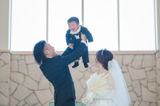 ≪お子様の衣装付き◇ご家族で館内チャペル撮影も可能！≫＼とっておきの家族写真を&hellip;♪／ファミリーフォトプラン◇洋装1着＋全データ