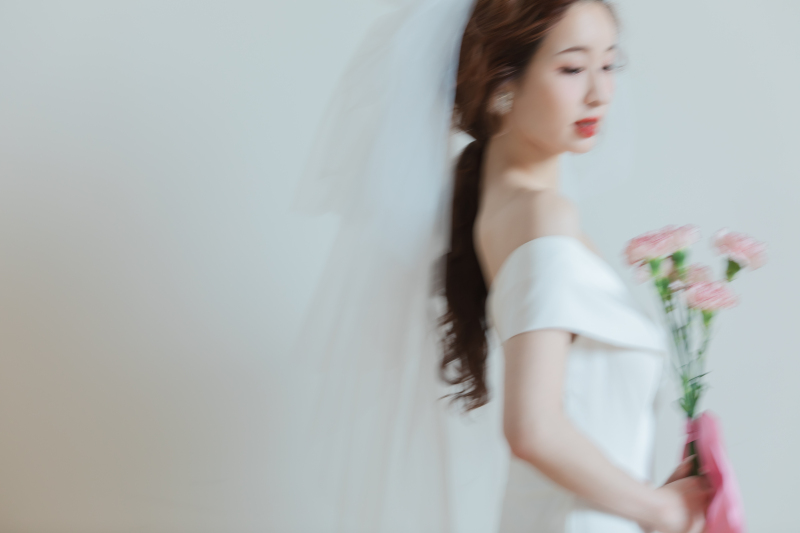 【9月30日までの限定◆通常165,000円→99,000円!】チャペル&ガーデン◆上質ウェディングドレス&データ100カット付