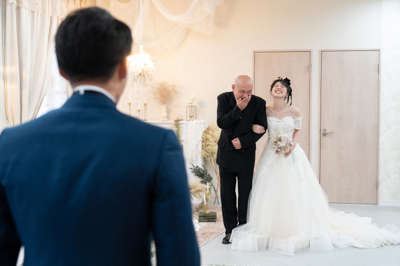 新郎様のもとへ