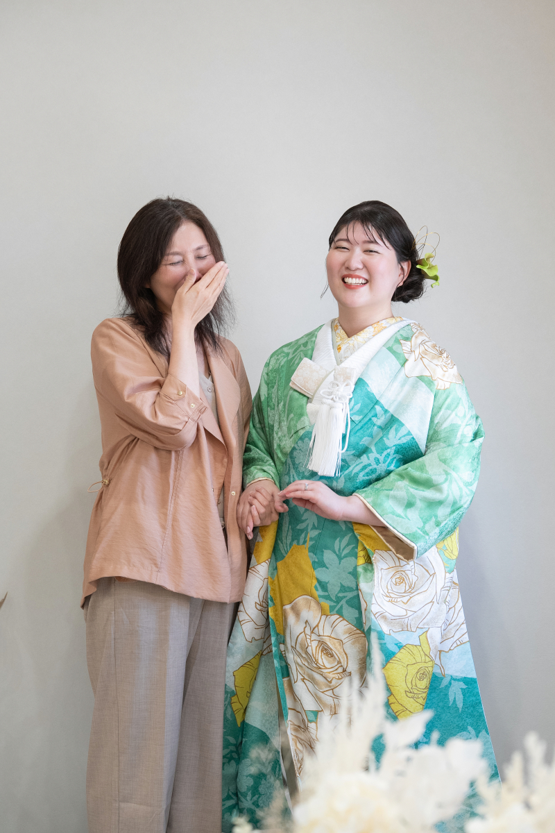 涙溢れるお母様と素敵な瞬間を