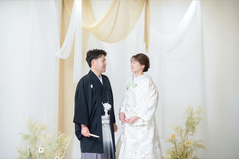 和装は紋付袴と白無垢で!