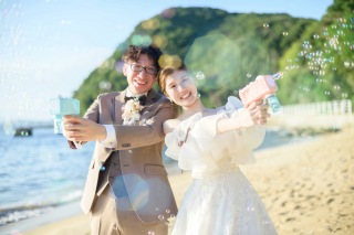 Photo Studio Cocozo（フォトスタジオココゾ）長崎・佐世保_【海ロケーション】青い海と白い砂浜で撮る大人気スポット