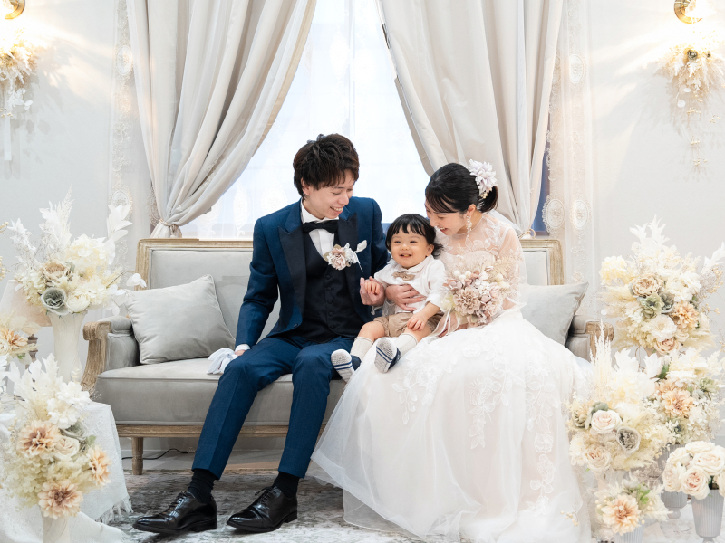 【お二人&家族フォト】追加金なし!セルフもOK!貸切スタジオで撮るウエディングフォト+家族写真の両方が残せるファミリープラン♪