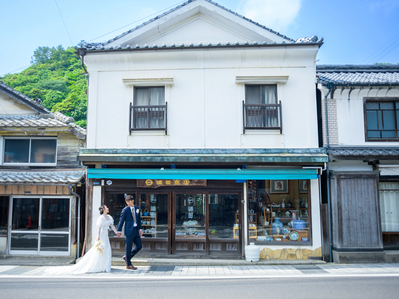 今なら早期予約で3万円OFF!【人気のロケフォト♪ 】おすすめシーズン到来♪コミコミ&カラードレスもOK◎ ドレス&ロケプラン