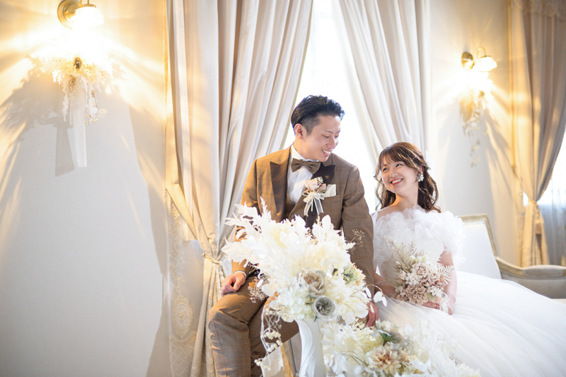 【撮影貸切で安心!】ペットも家族 ♪先輩カップルに好評&予約受付中! ペットOK スタジオ洋装プラン