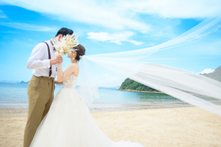 フォトレイト限定【長崎の海ロケ♪ 】やっぱりロケは海♪通常より４万円OFF★ カラードレスもOK◎ ドレス＆海ロケプラン