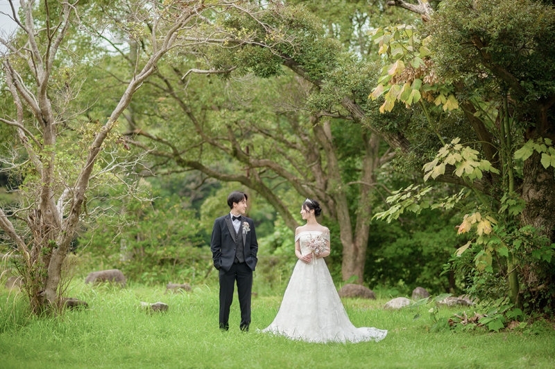 今なら早期予約で3万円OFF!【人気のロケフォト♪ 】おすすめシーズン到来♪コミコミ&カラードレスもOK◎ ドレス&ロケプラン