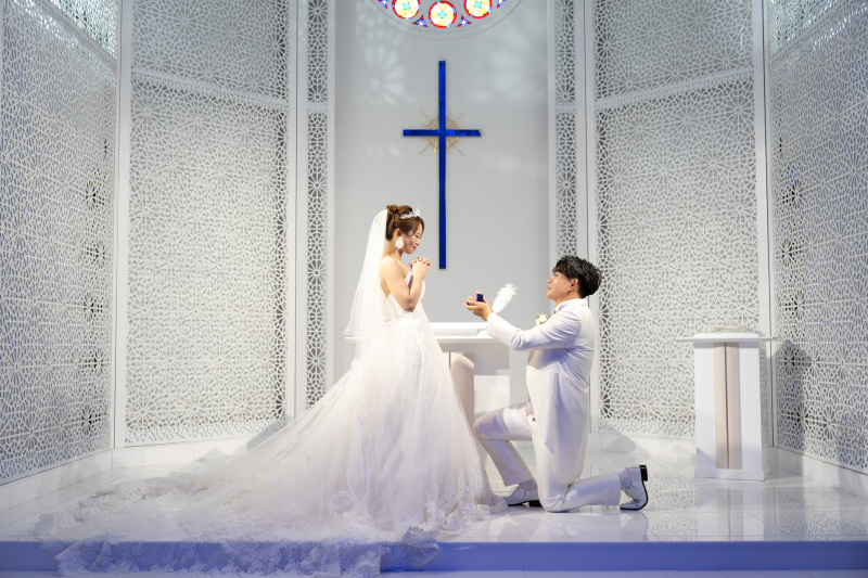 純白のチャペルで永遠の愛を誓うプロポーズ