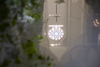 ily_チャペル内フォト