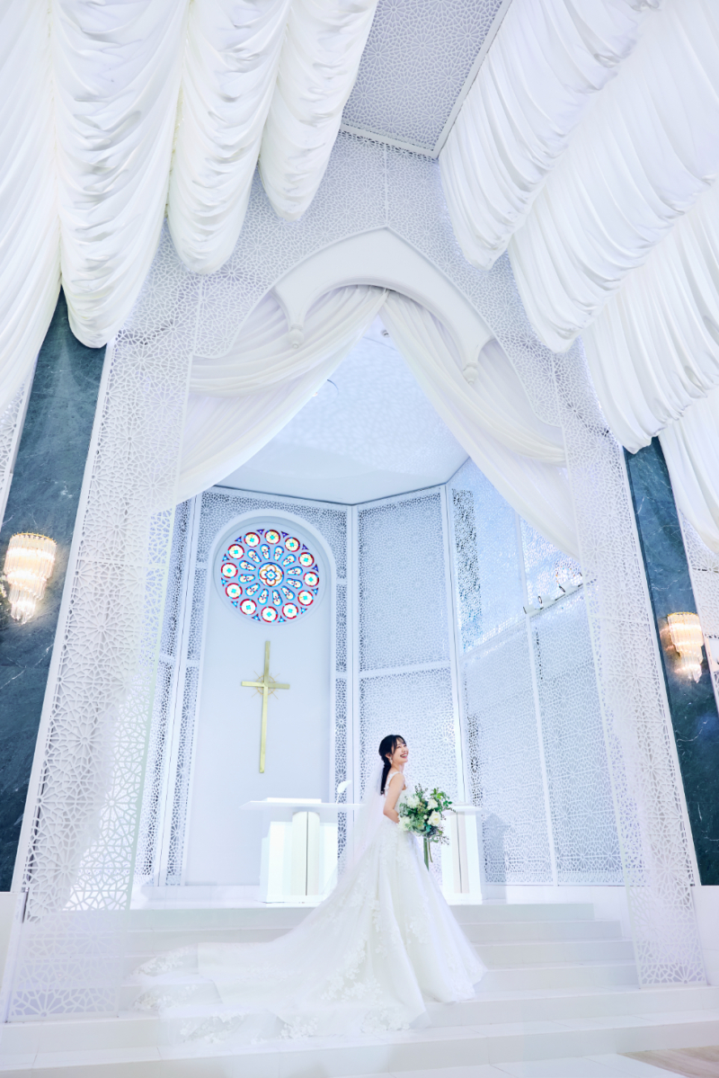 ＜Photorait限定＞【純白の大聖堂・館内撮影プラン】上質ウェディングドレス&times;タキシード【レタッチ済20カットデータ付き】