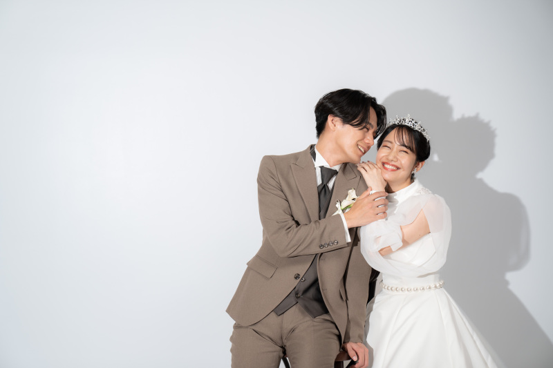 【大切なご家族との集合写真に!】ファミリーフォト◆シンプル撮影プラン【1ポーズ台紙付き・純白の大聖堂・館内撮影】