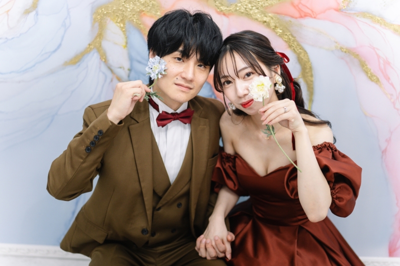 アルコールインクアートの前で