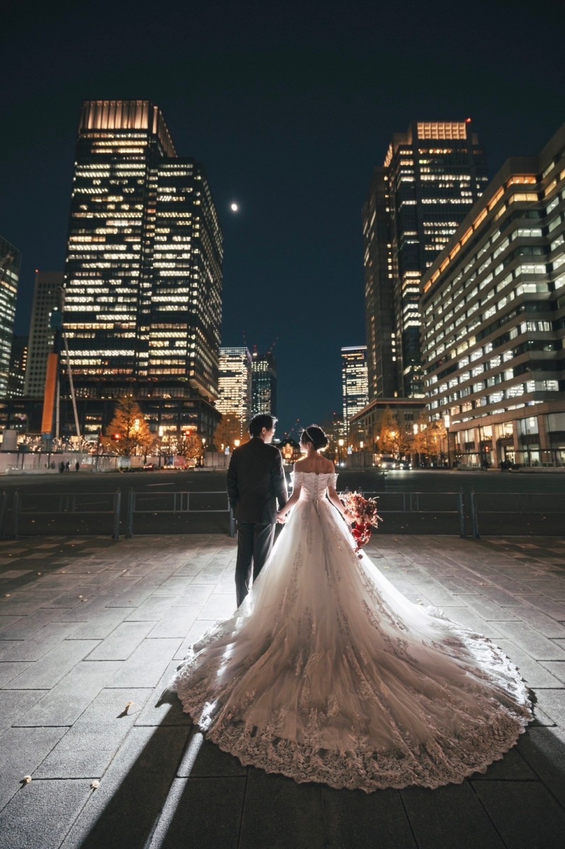 よく見ると、、、？