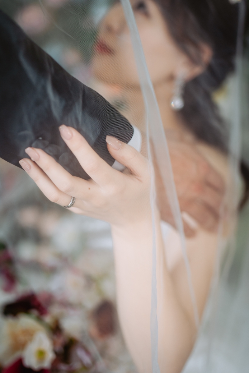 ベール越しの…