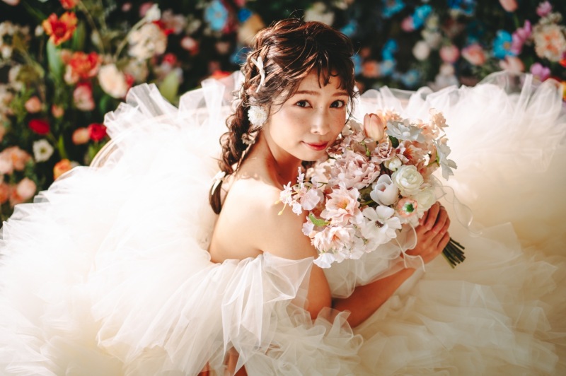 マタニティーウェディング!!【お花のスタジオ】まるでテーマパークのようなスタジオ【ドレス2着】