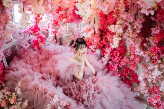 【お花のスタジオ】まるでテーマパークのようなスタジオ【ドレス2着】