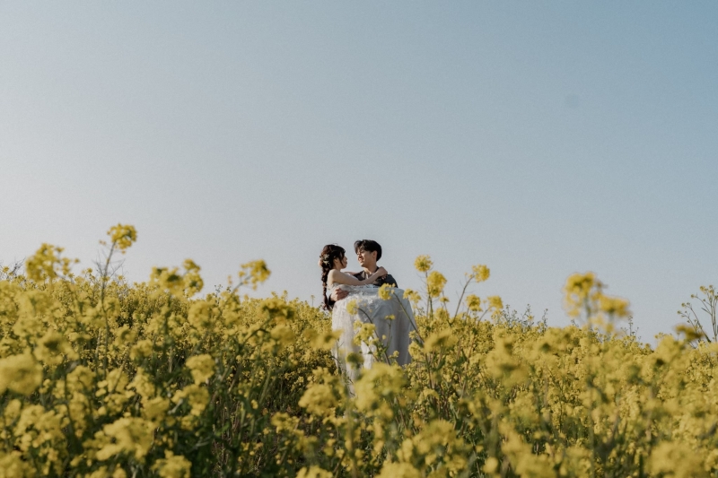 お花に囲まれたフォトウェディング