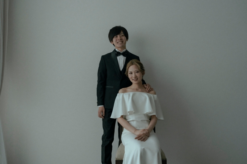 スタジオらしい無地背景