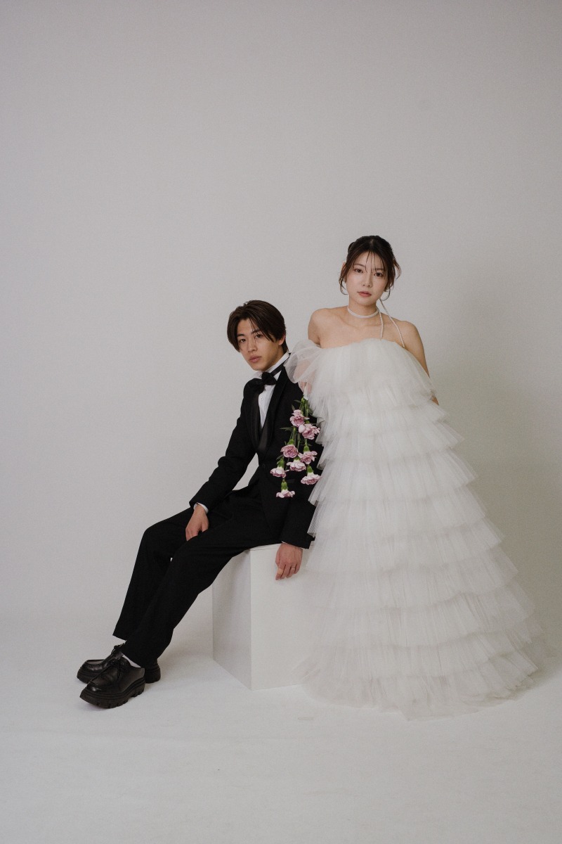 【ロケ＋スタジオ】洋装１着ロケ＋スタジオプラン｜データ、衣装、美容、小物、移動費など全部込み！