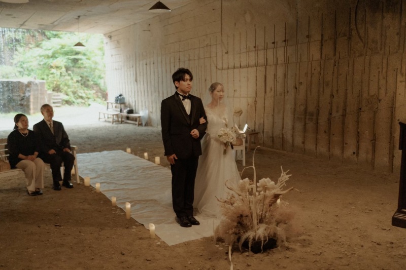 【挙式＋会食付】家族10名で叶える仙台のオリジナル挙式フォトウェディング｜会食6名分・データ200カット