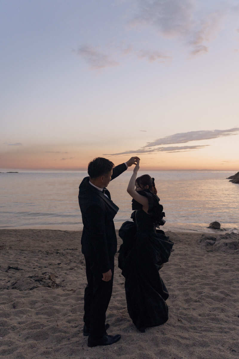 【MOMENT オリジナル Photo】陽が沈む日本海側まで移動し、サンセットでロマンチックな撮影プラン（データ200カット）