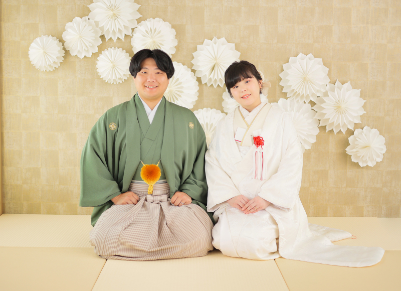 正座のポーズは外せません!